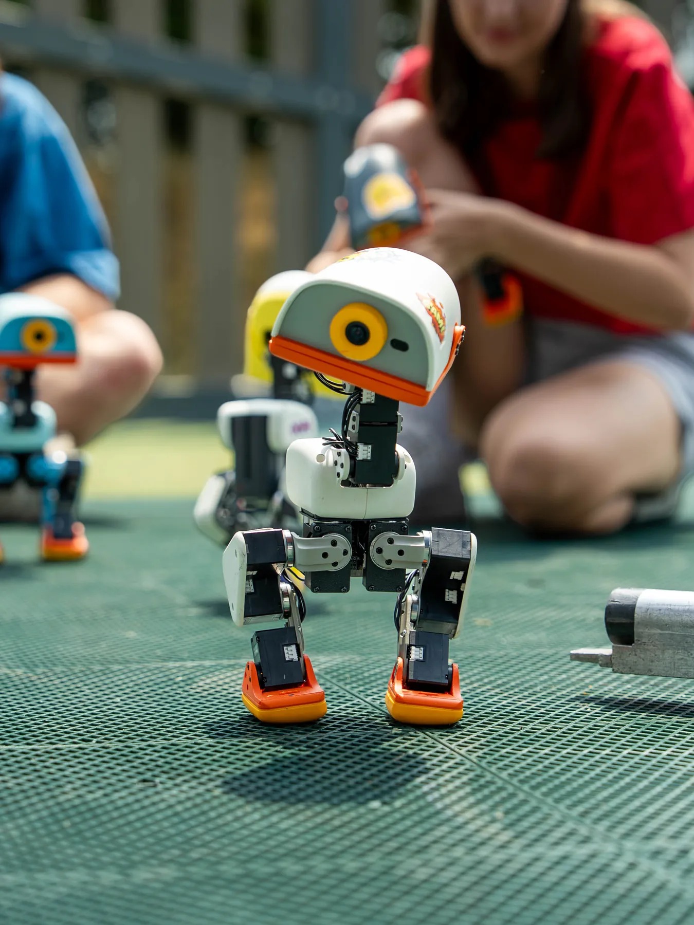 Microduck Made to move · Ready to learn